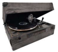 DECCA EARLY 20TH CENTURY PORTABLE GRAMOPHONE