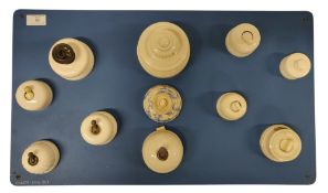 COLLECTION OF VINTAGE CERAMIC AND BAKELITE SWITCHES