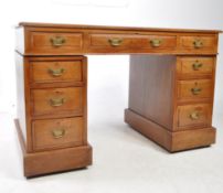 19TH CENTURY VICTORIAN WALNUT PEDESTAL OFFICE DESK