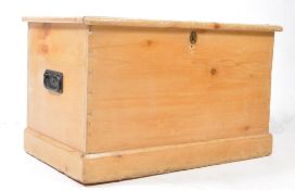 19TH CENTURY VICTORIAN PINE BLANKET BOX CHEST