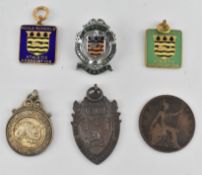 COLLECTION OF 20TH CENTURY BADGES AND MEDALS