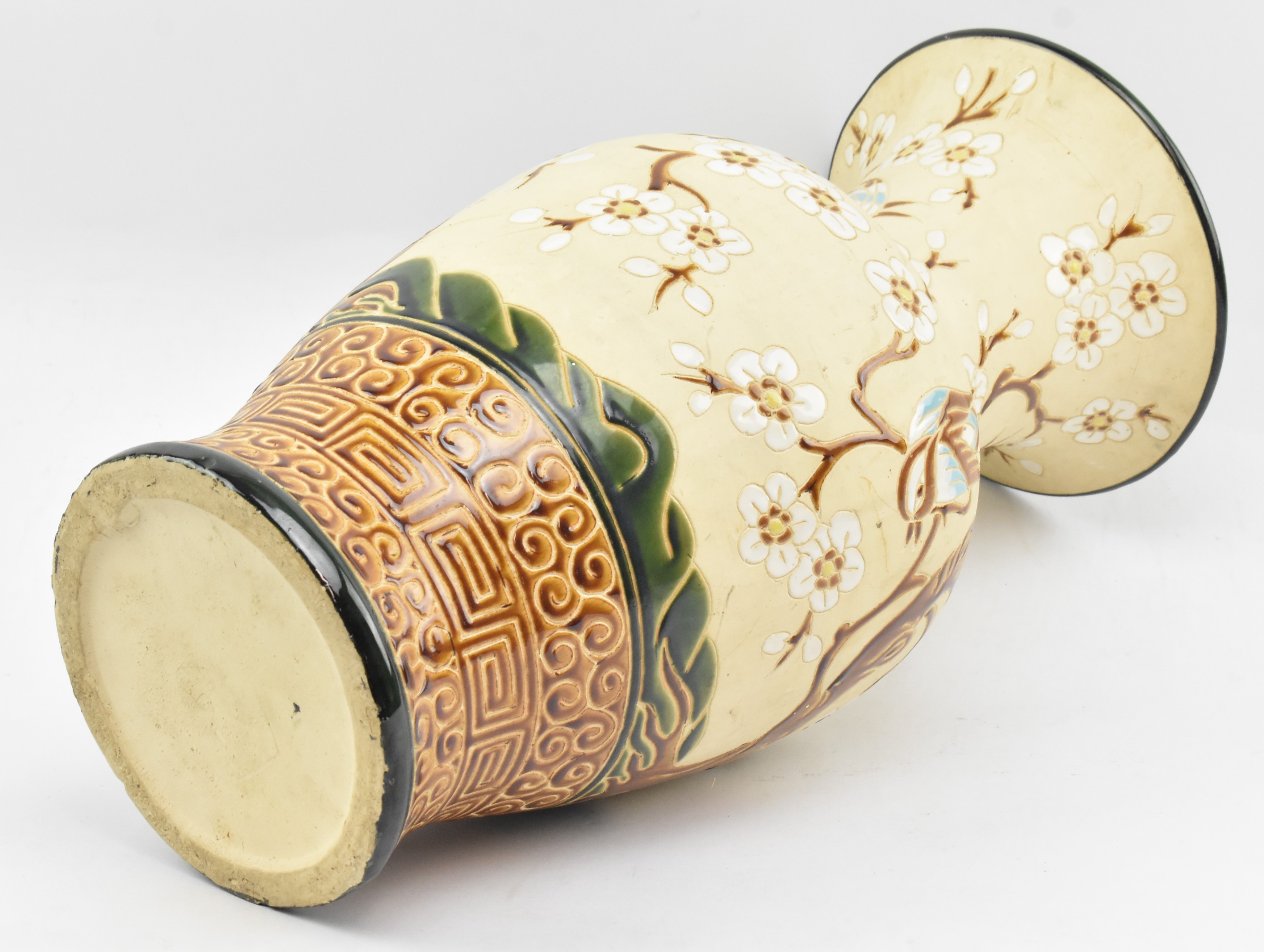 TWO LARGE 20TH CENTURY DECORATIVE FLOOR STANDING CHINESE CERAMIC ENAMELLED VASES - Image 7 of 7