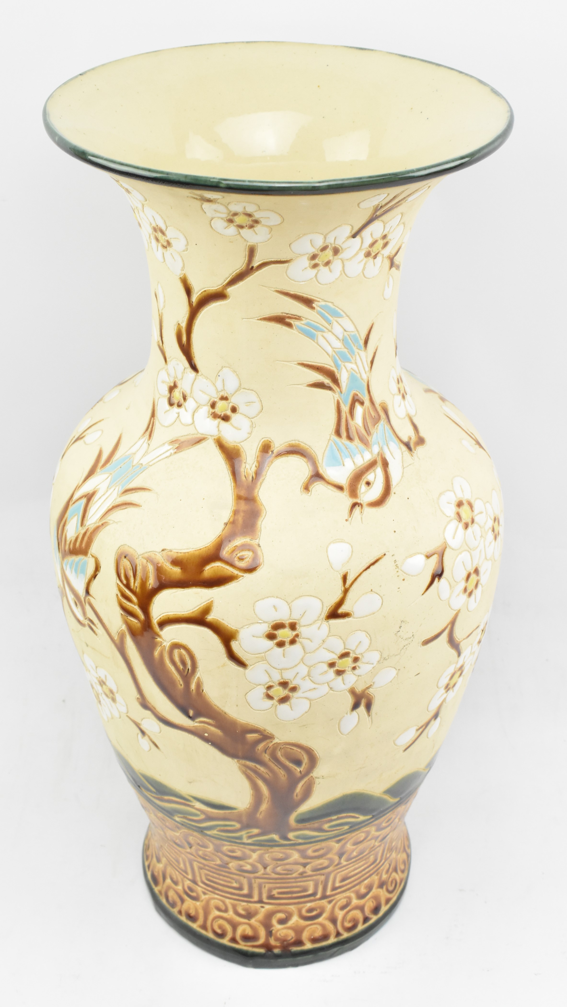 TWO LARGE 20TH CENTURY DECORATIVE FLOOR STANDING CHINESE CERAMIC ENAMELLED VASES - Image 6 of 7