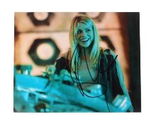 DOCTOR WHO - BILLIE PIPER - SIGNED 8X10