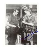 JAMES BOND 007 - DESMOND LLEWELYN (Q) - SIGNED 8X10