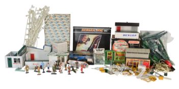 SCALEXTRIC - COLLECTION OF VINTAGE SCALEXTRIC CARS & ACCESSORIES