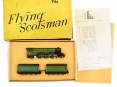 MODEL RAILWAY - TRIX RAILWAY FLYING SCOTSMAN TRAIN SET