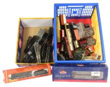 MODEL RAILWAY - OO GAUGE LOCOMOTIVES & TRACKSIDE ACCESSORIES