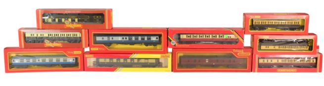 MODEL RAILWAY - HORNBY OO GAUGE COACHES
