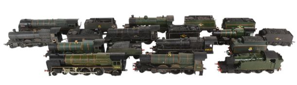 MODEL RAILWAY - COLLECTION OF OO GAUGE LOCOMOTIVES