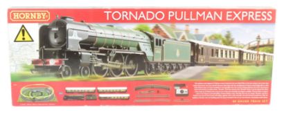 MODEL RAILWAY - HORNBY OO GAUGE TORNADO PULLMAN EXPRESS