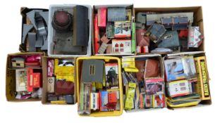 MODEL RAILWAY - LARGE COLLECTION OF TRACKSIDE ACCESSORIES