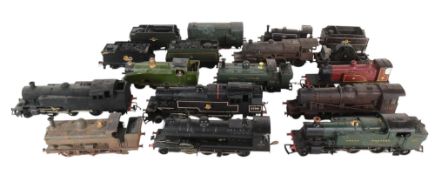 MODEL RAILWAY - ASSORTED OO GAUGE LOCOMOTIVES