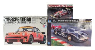 MODEL KITS - X3 PLASTIC MODEL KITS CARS