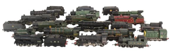MODEL RAILWAY - COLLECTION OF OO GAUGE LOCOMOTIVES