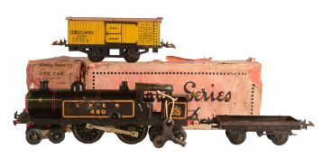 MODEL RAILWAY - VINTAGE HORNBY O GAUGE CLOCKWORK LOCO & WAGONS