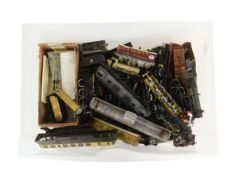 MODEL RAILWAY - COLLECTION OF MODEL RAILWAY SPARES