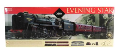 MODEL RAILWAY - HORNBY OO GAUGE EVENING STAR TRAIN SET