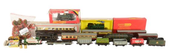 MODEL RAILWAY - COLLECTION OF OO GAUGE LOCOMOTIVES & ACCESSORIES
