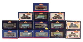 MODEL RAILWAY - BACHMANN OO GAUGE ROLLING STOCK