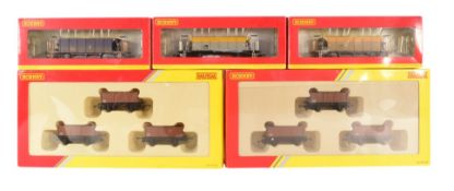 MODEL RAILWAY - HORNBY OO GAUGE ROLLING STOCK