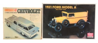 MODEL KITS - X2 VINTAGE PLASTIC MODEL KIT CARS