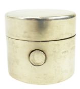 AN EDWARD VII HALLMARKED SILVER TRAVELLING INKWELL