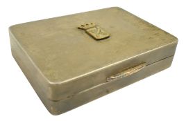 A GEORGE VI HALLMARKED SILVER CIGARETTE CASE