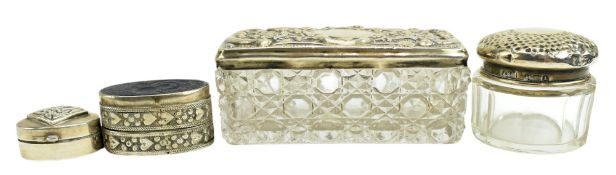 FOUR EARLY 20TH CENTURY HALLMARKED SILVER & SILVER WITH GLASS TRINKET BOXES & TWO PILL BOXES
