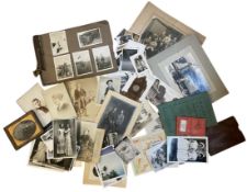 EPHEMERA - MIXED SELECTION OF POSTCARDS / PHOTOGRAPHS