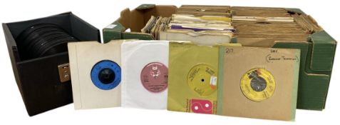 LARGE COLLECTION OF 400+ VINYL SINGLES