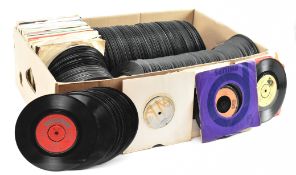 LARGE MIXED COLLECTION OF APPROX 400 VINYL SINGLES