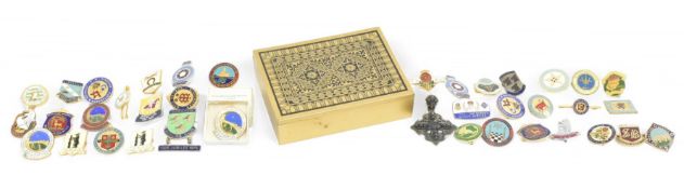 COLLECTION OF ENAMEL MASONIC & BOWLING INTEREST PIN BADGES