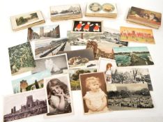 COLLECTION OF EARLY 20TH CENTURY POSTCARDS