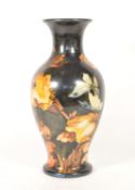 DOULTON LAMBETH FAIENCE HAND PAINTED CERAMIC VASE