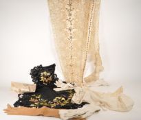 A COLLECTION OF EARLY 20TH CENTURY TEXTILES & COSTUME