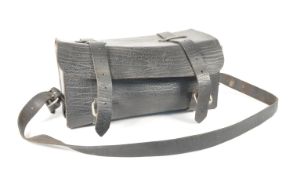 EARLY 20TH CENTURY VINTAGE BLACK LEATHER SATCHEL / DOCTOR'S BAG