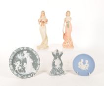 COLLECTION OF 19TH / 20TH CENTURY PORCELAIN AND JASPERWARE PIECES