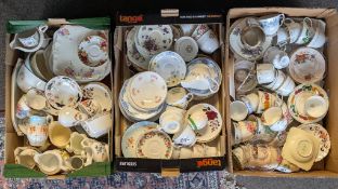 LARGE EXTENSIVE COLLECTION OF ENGLISH CHINA PIECES