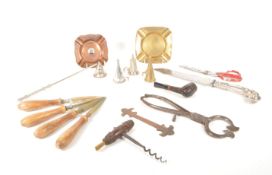 COLLECTION OF 20TH CENTURY HOUSEHOLD CURIO COLLECTIBLE ITEMS