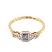 18CT GOLD & PLATINUM SAPPHIRE & DIAMOND RING