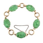 9CT GOLD & CARVED JADE PANEL BRACELET
