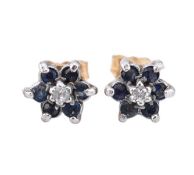 A PAIR OF SAPPHIRE & DIAMOND CLUSTER EARRINGS
