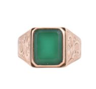14CT GOLD & GREEN CHALCEDONY SIGNET RING
