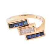 14CT GOLD SAPPHIRE & DIAMOND RING