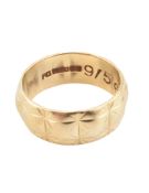 HALLMARKED 9CT GOLD BAND RING