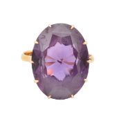 GOLD & SYNTHETIC COLOUR CHANGE SAPPHIRE COCKTAIL RING
