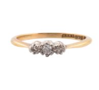 18CT GOLD & DIAMOND THREE STONE RING
