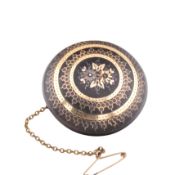 VICTORIAN 19TH CENTURY CIRCULAR PIQUE WARE BROOCH