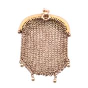 EARLY 20TH CENTURY 9CT GOLD MESH CHAIN PURSE